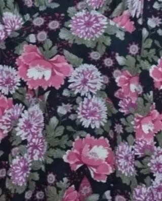 Camiseta Stradivarius floral M/38