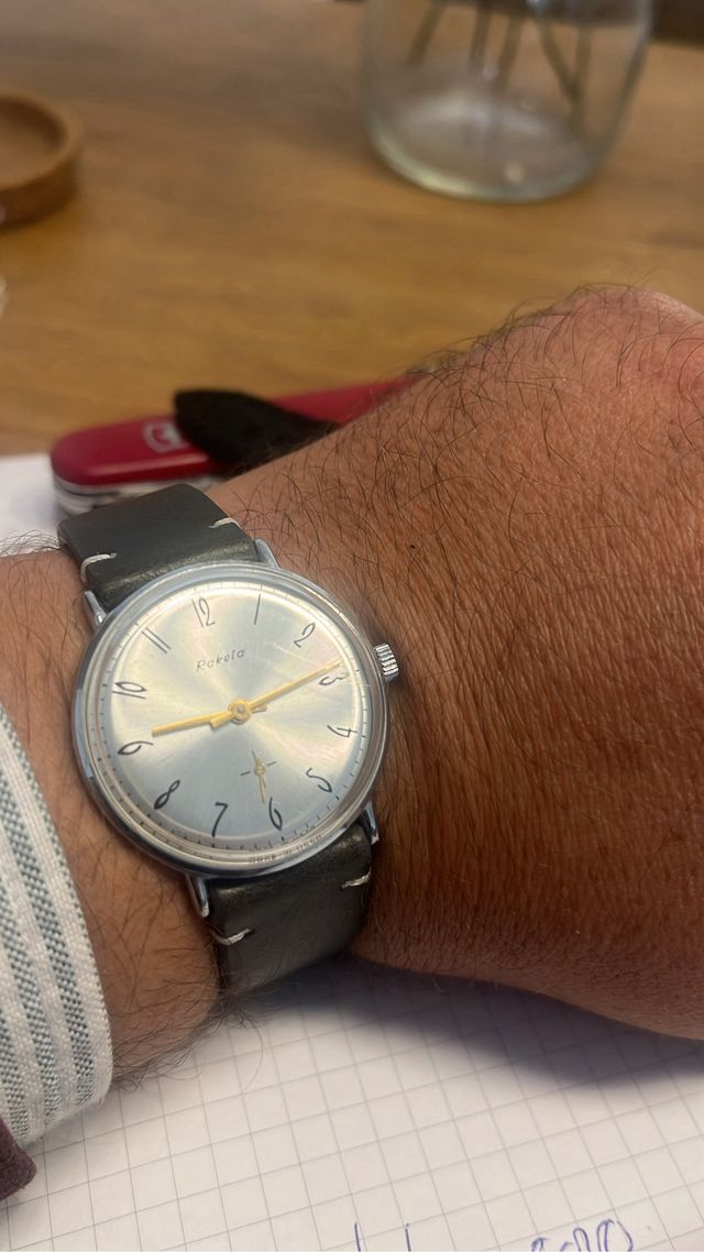 Elegante y atemporal reloj Raketa Vintage Mecánico