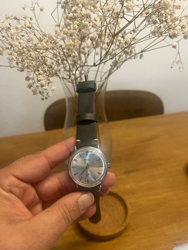 Elegante y atemporal reloj Raketa Vintage Mecánico