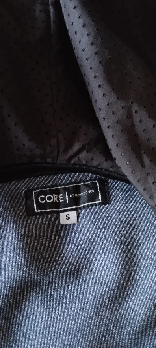 Sudadera con cremallera y capucha