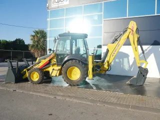 Retroexcavadora New Holland LB 95 B