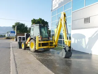 Retroexcavadora New Holland LB 95 B