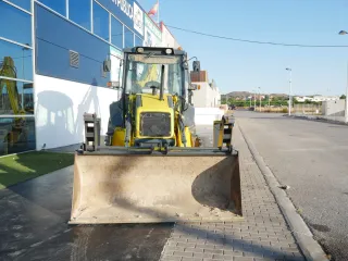 Retroexcavadora New Holland LB 95 B