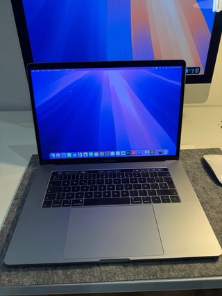 MacBook Pro 15' i7 2018 Gris Espacial
