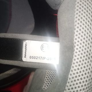 Casco de moto AXO rojo y blanco