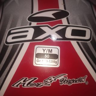 Casco de moto AXO rojo y blanco