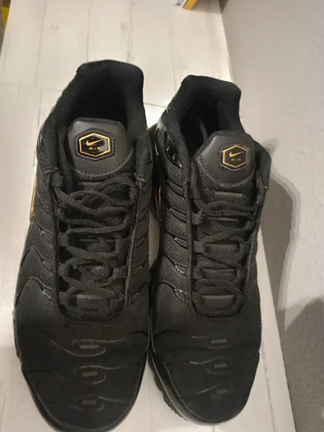 Zapatillas Nike TN Talla 44 Negro/Dorado