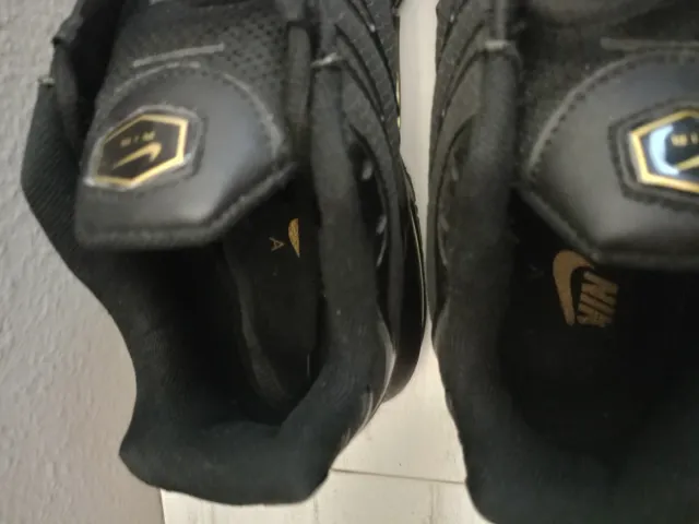 Zapatillas Nike TN Talla 44 Negro/Dorado