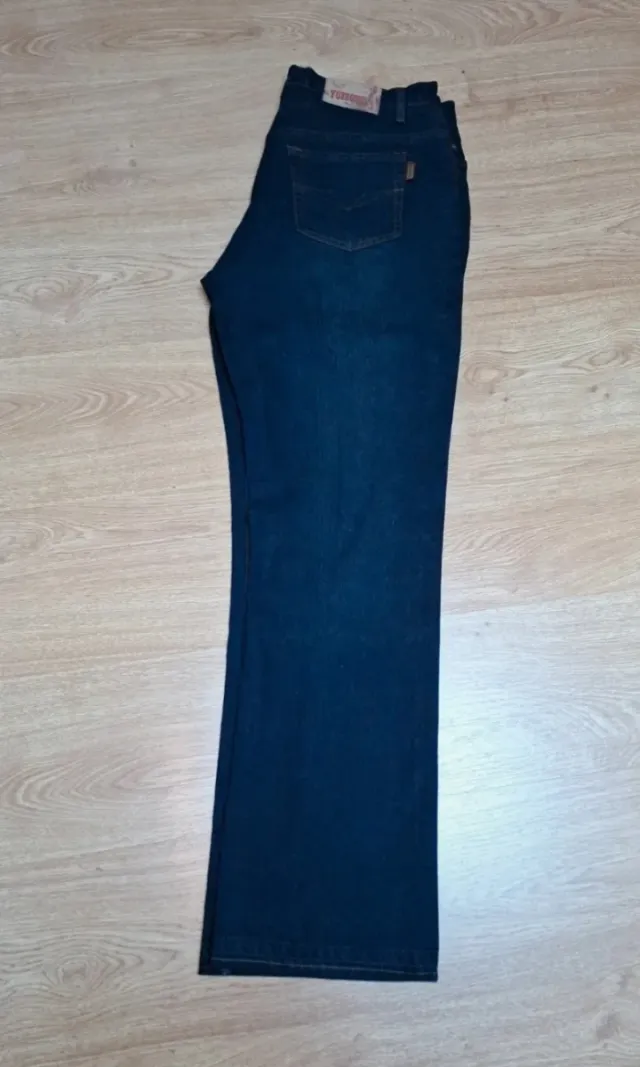 Pantalón vaquero bordado