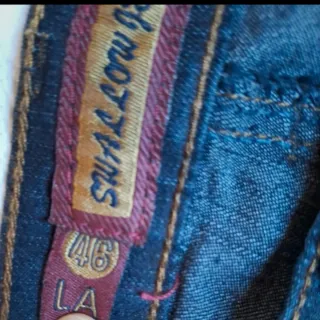 Pantalón vaquero bordado