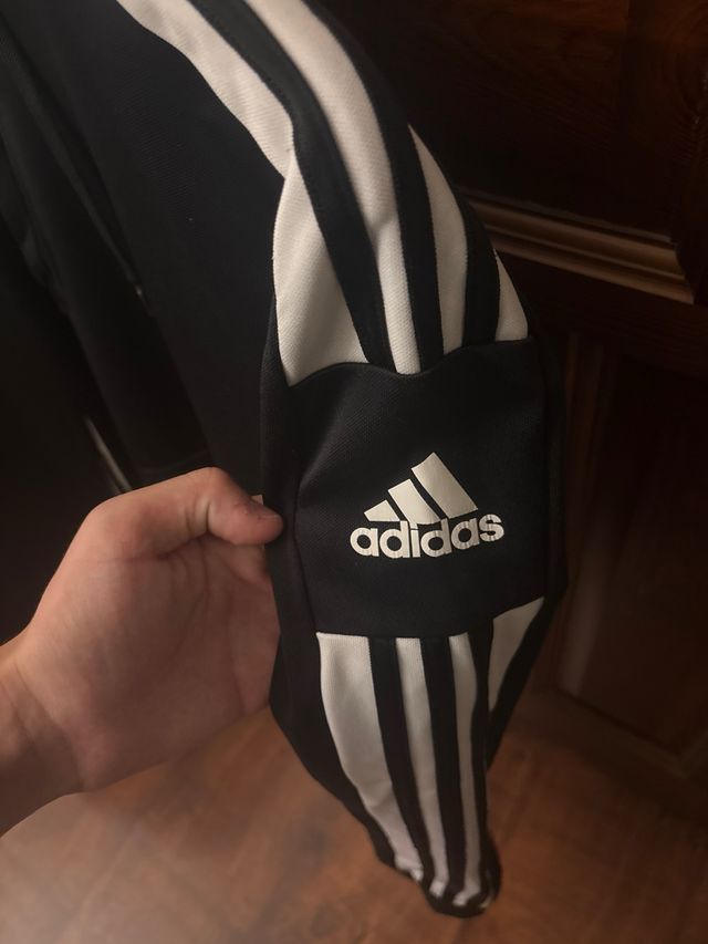 Sudadera Adidas Negra con Rayas Blancas