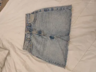 Falda de jean desgastada