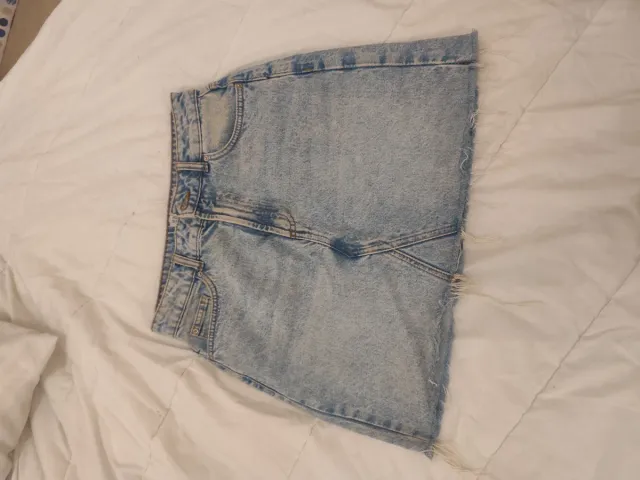Falda de jean desgastada