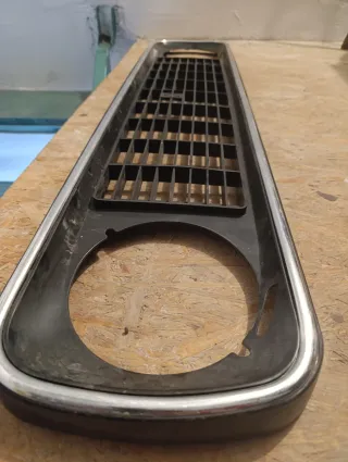 Calandra/parrilla R4