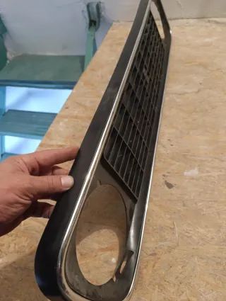 Calandra/parrilla R4