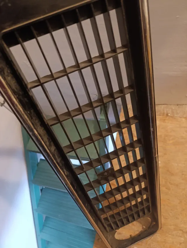 Calandra/parrilla R4