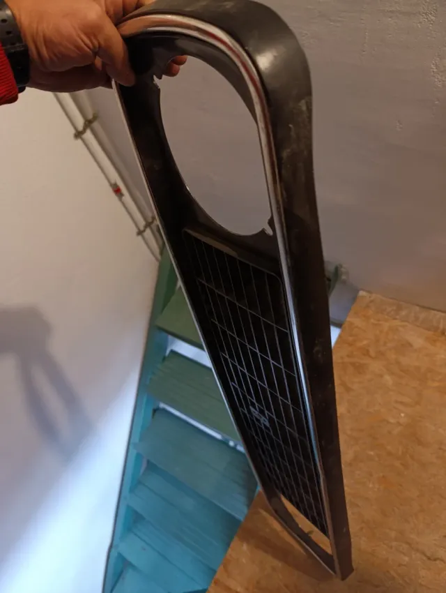 Calandra/parrilla R4