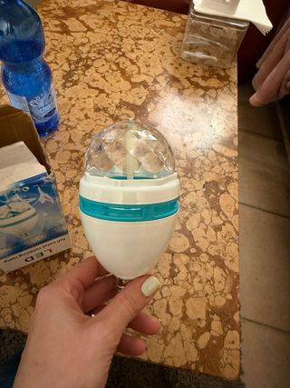 Lampada LED rotante colorata