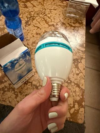 Lampada LED rotante colorata