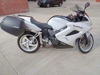 Honda VFR 800 VTEC en perfecto estado.