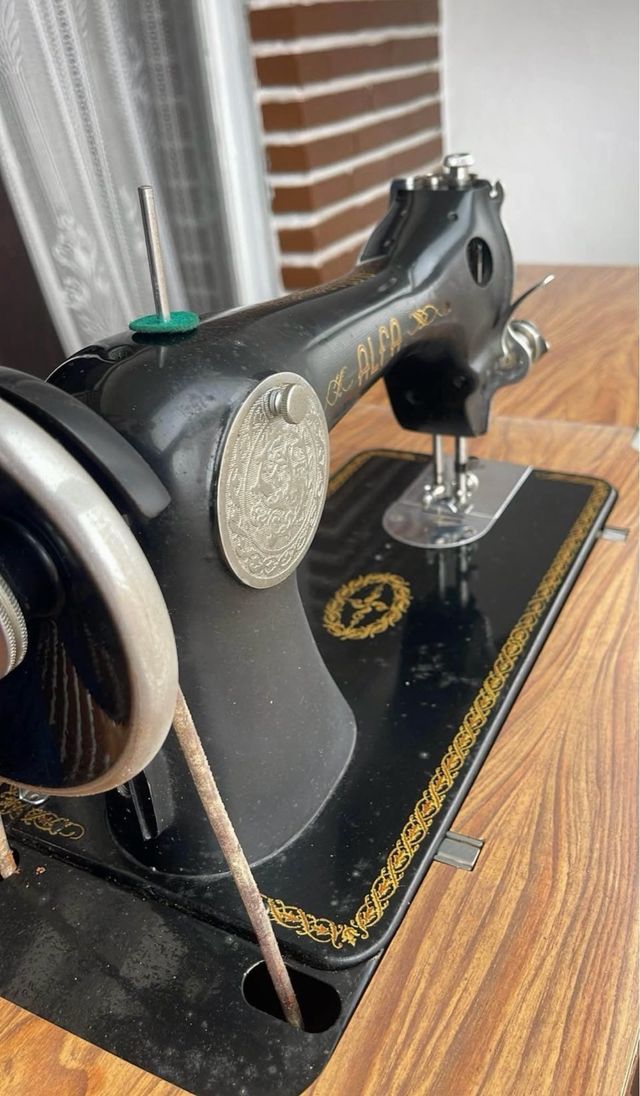 Máquina de coser Alfa
