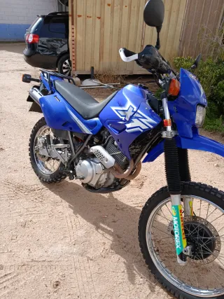 Yamaha XT 600 E Azul septiembre 2001