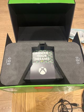 Xbox Series X + 2 controller + HDMI