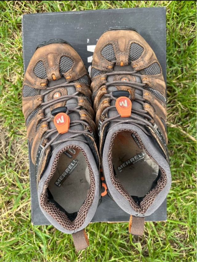 Sapatilhas Merrell Castanhas e Pretas