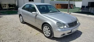 Mercedes-Benz Clase C220 cdi