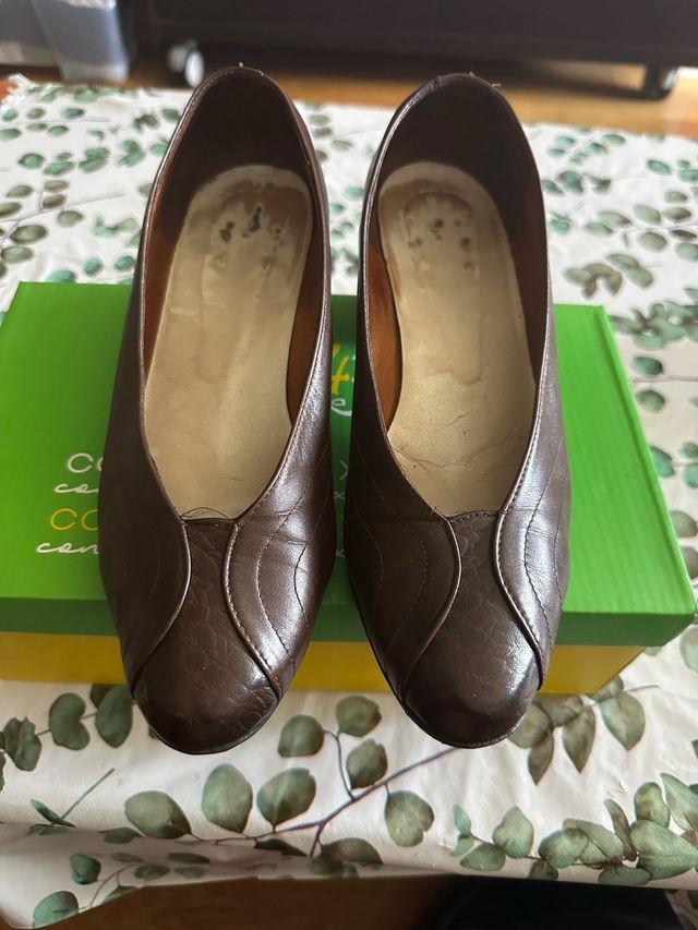 Zapatos de Tacon marrones bajos de piel