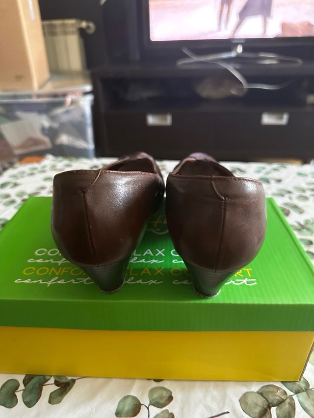 Zapatos de Tacon marrones bajos de piel