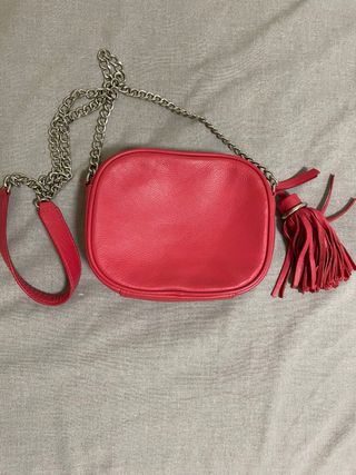 Bolso bandolera Guy Laroche rojo coral con flecos