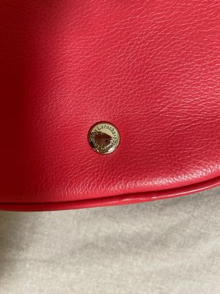 Bolso bandolera Guy Laroche rojo coral con flecos