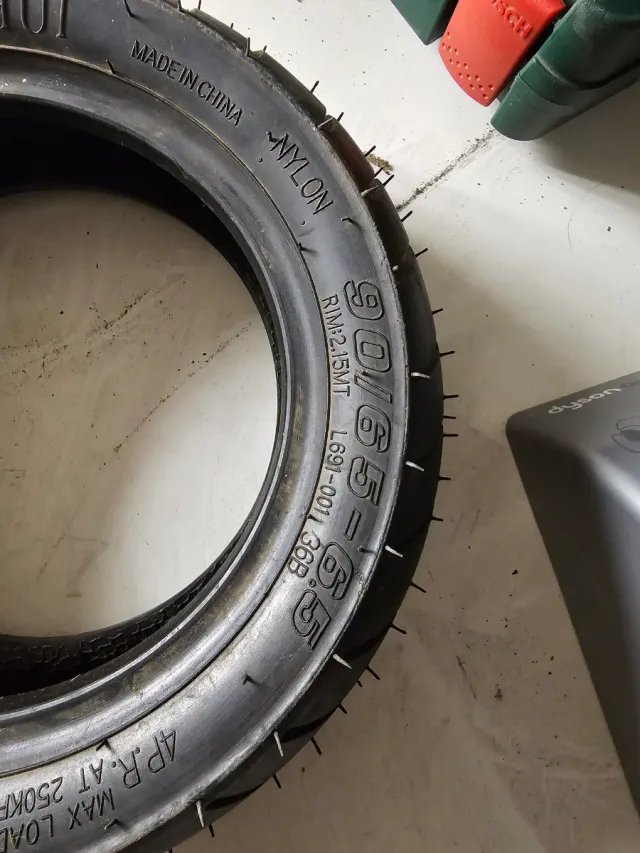 Neumáticos 2x 90/65-6.5