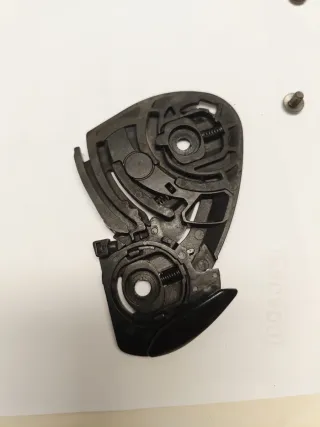 Mecanismos pantalla SHOEI XR1100