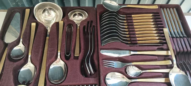 Cubertería Solingen Metal Dorado y Plateado