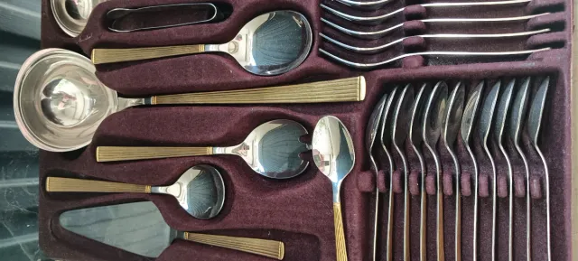 Cubertería Solingen Metal Dorado y Plateado