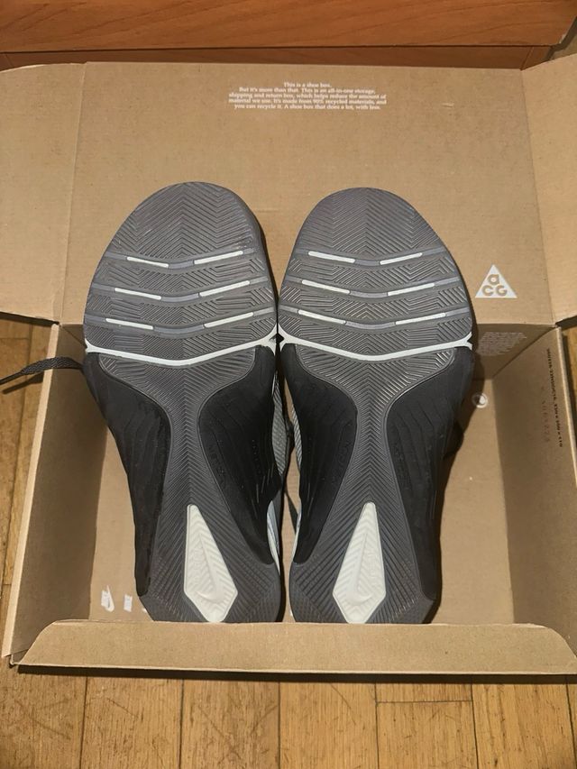 Zapatillas Nike Metcon CrossFit grises y blancas