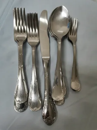 Lote cubiertos Dalia metal plateado