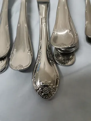 Lote cubiertos Dalia metal plateado