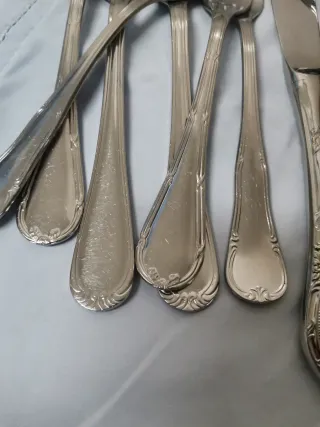 Lote cubiertos Dalia metal plateado