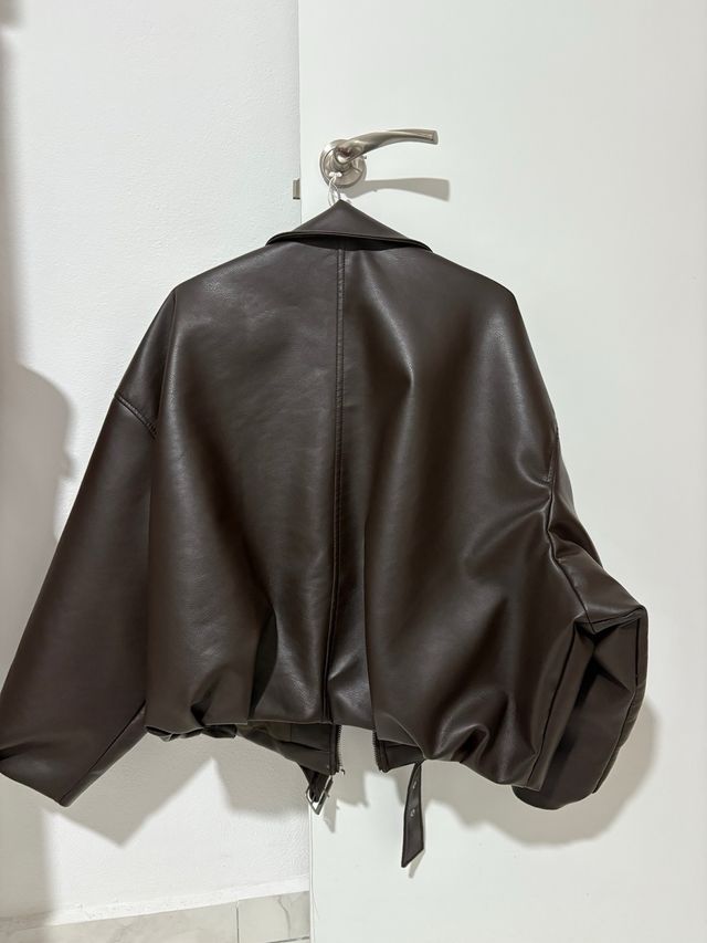 Chaqueta bomber Pull&Bear marrón