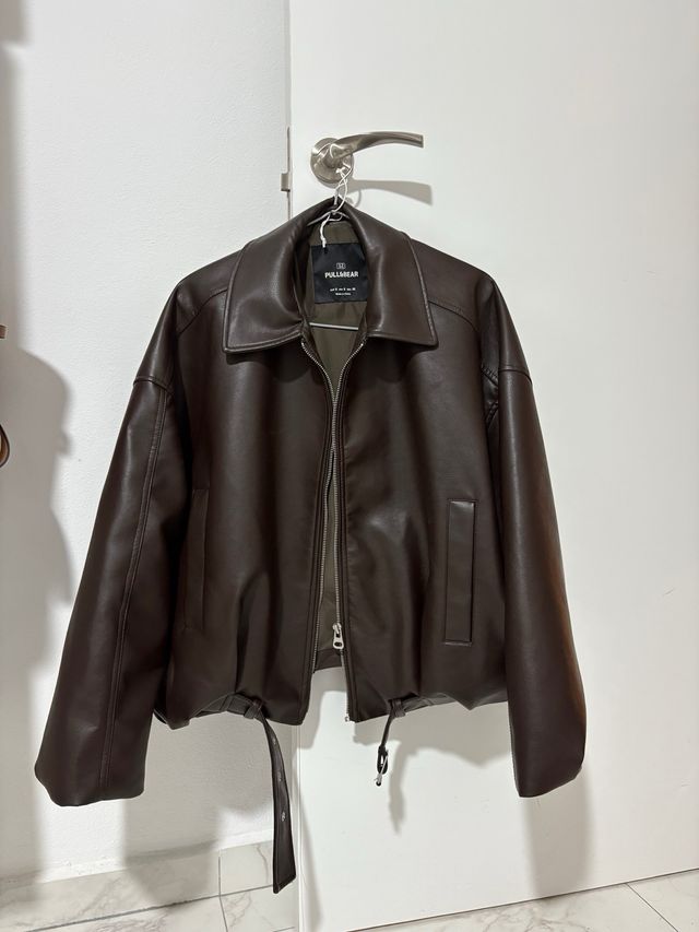 Chaqueta bomber Pull&Bear marrón