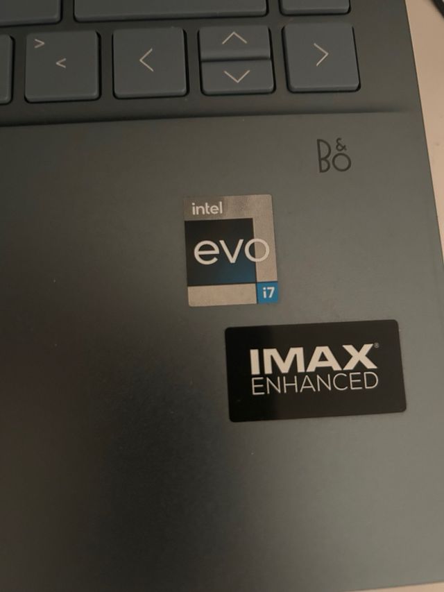 HP Pavilion Plus 14-ew0001n Gris/Plata