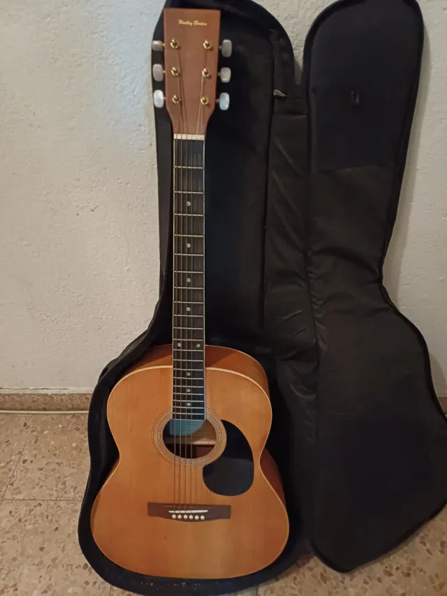 Guitarra Española con Funda Negra