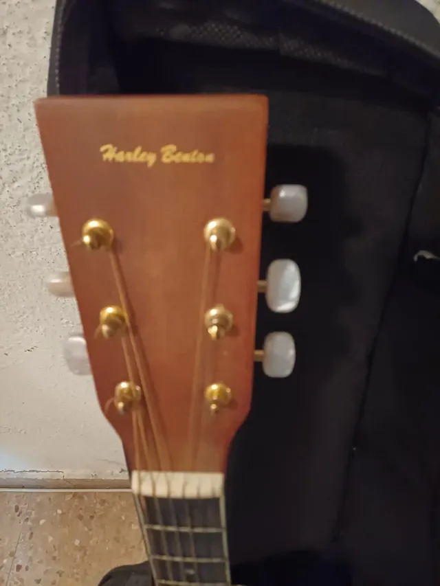 Guitarra Española con Funda Negra