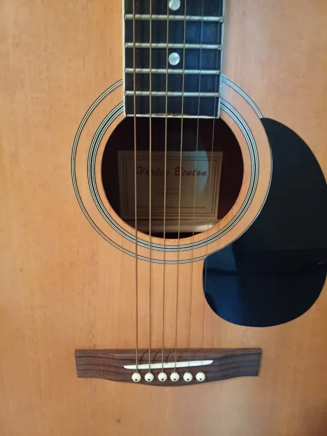 Guitarra Española con Funda Negra