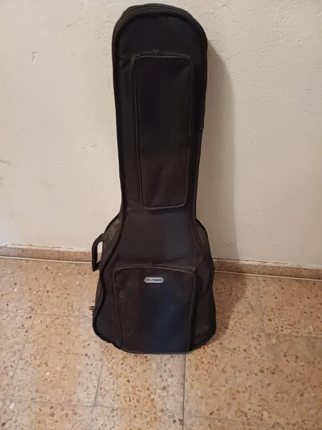 Guitarra Española con Funda Negra
