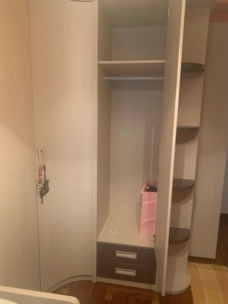 Dormitorio juvenil casi nuevo