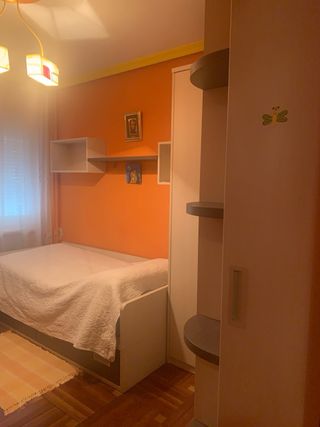 Dormitorio juvenil casi nuevo